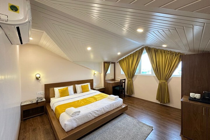 Room 5 of 38