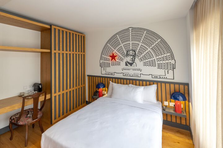 Room 85 of 171