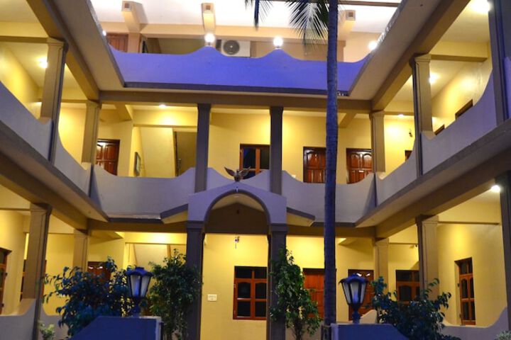 Hotel 10 of 13