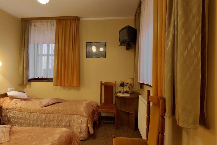 Room 8 of 61