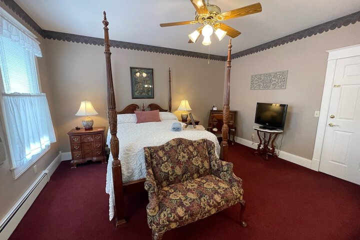Room 6 of 67