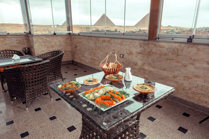 Dining 21 of 31