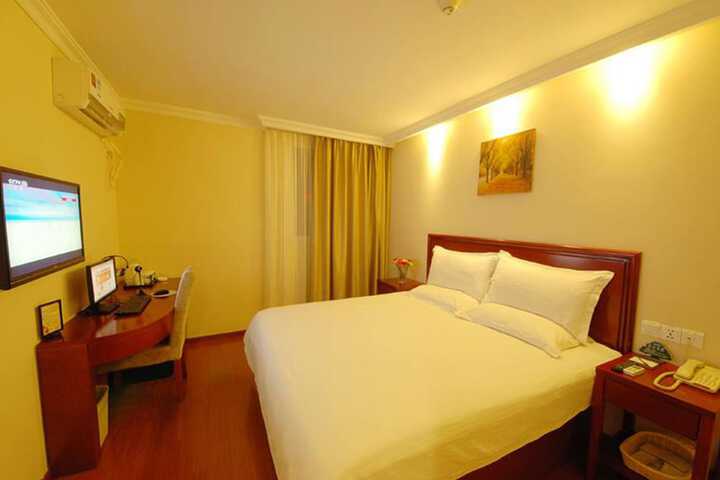 Room 10 of 35