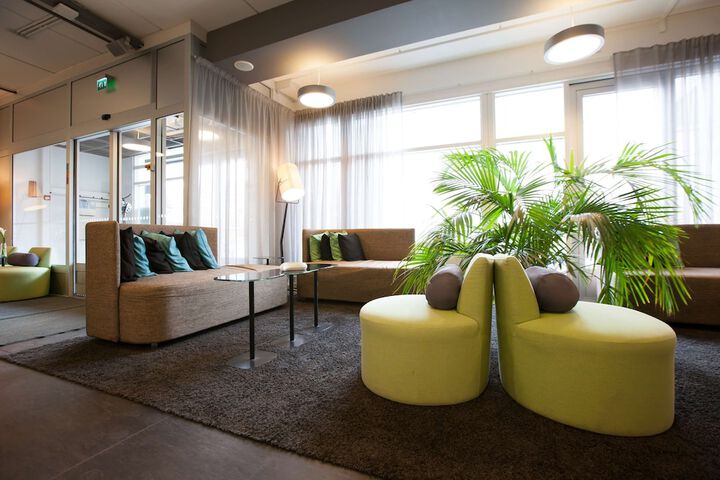 Guest Lobby