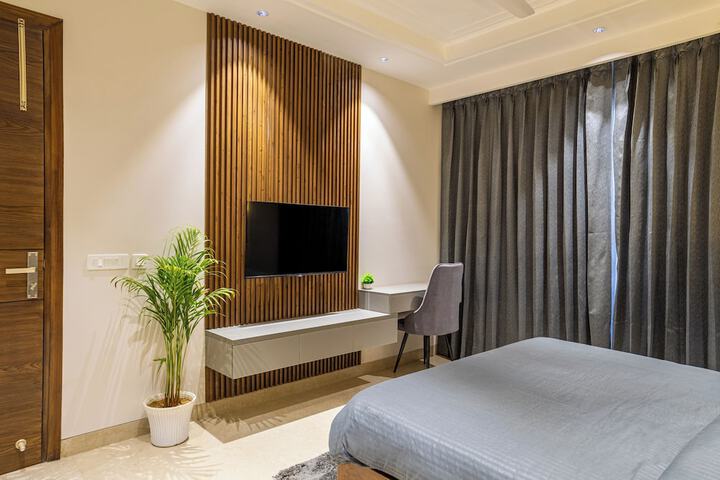Room 11 of 25