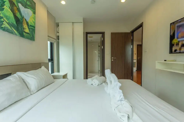 Room 3 of 7