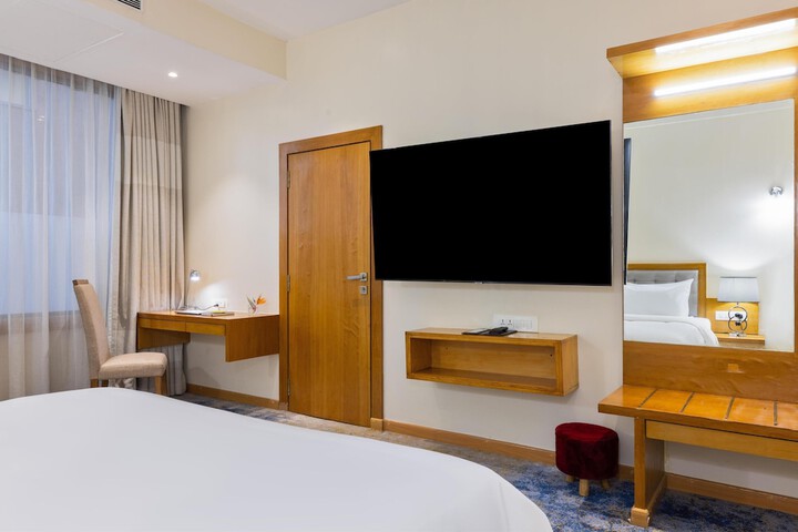 Room 19 of 191