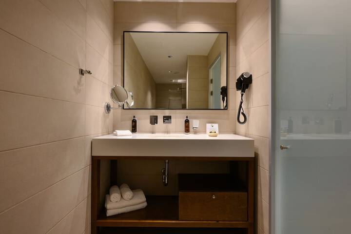 Room 53 of 113