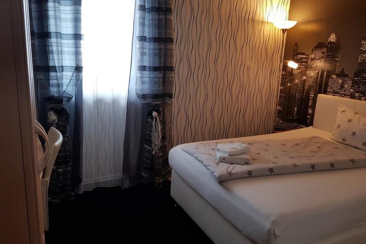 Room 15 of 54