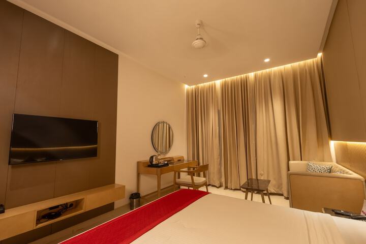 Room 8 of 38