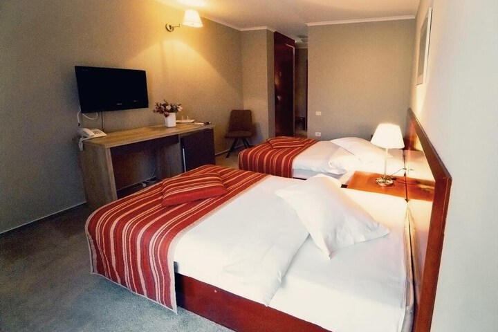 Room 19 of 68