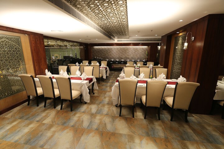 Dining 16 of 37