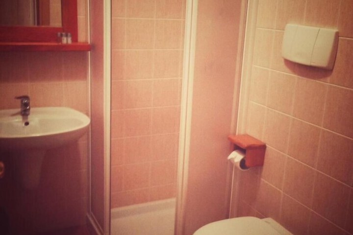 Room 17 of 57