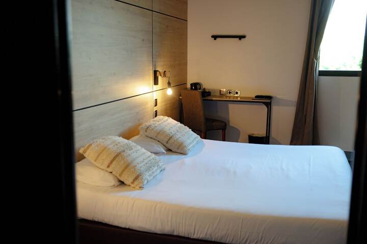 Room 16 of 51