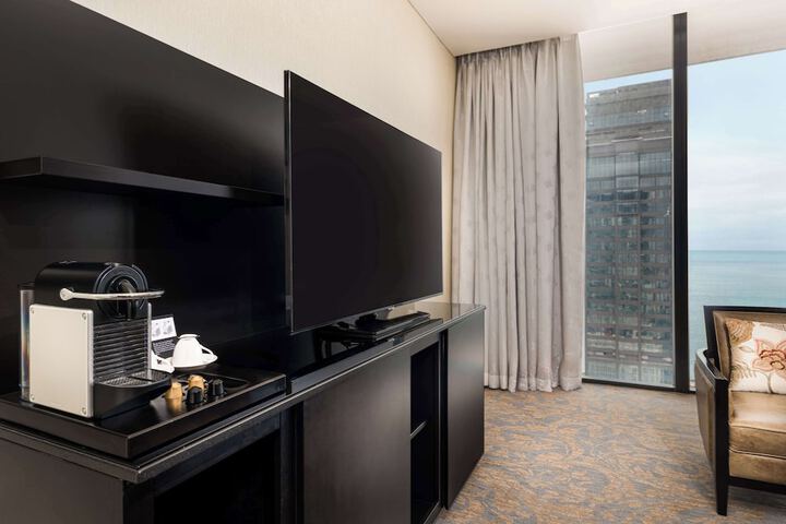 Room 46 of 100