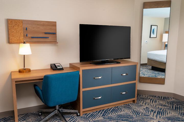 Room 3 of 32