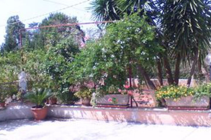 Hotel Exterior 7 of 20