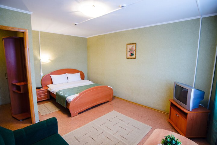 Room 5 of 64