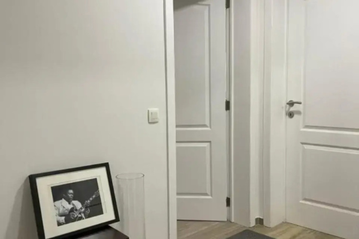 Room 9 of 12