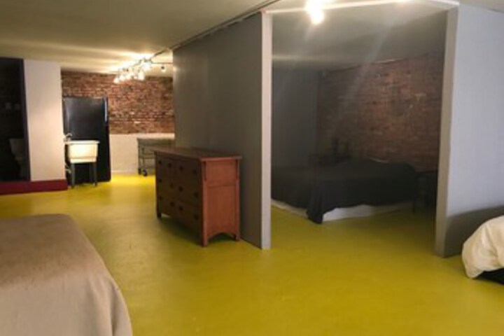 Room 49 of 60