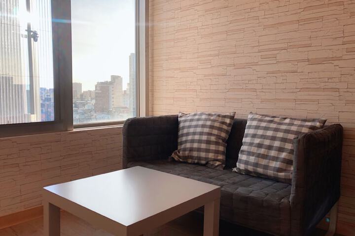 Room 11 of 34