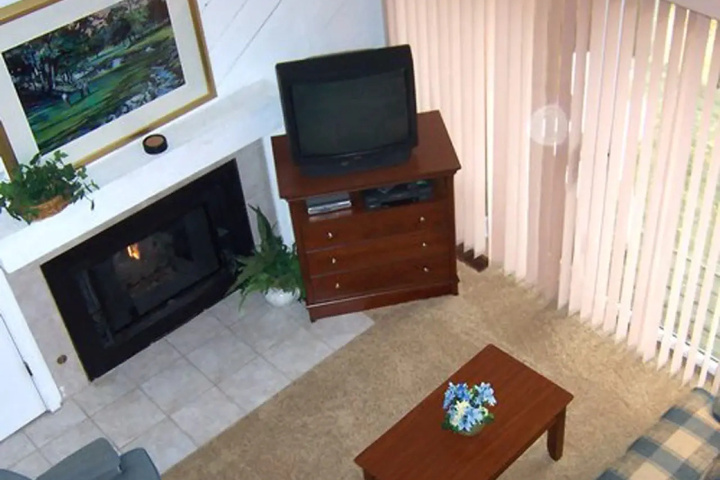 Room 10 of 12