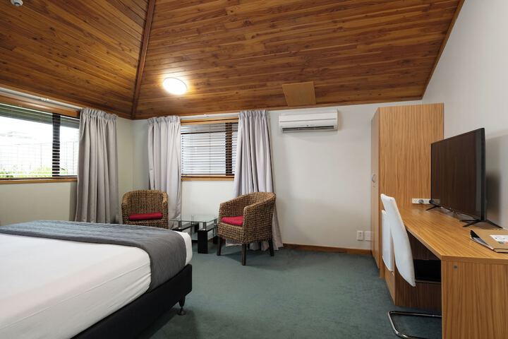 Room 33 of 81