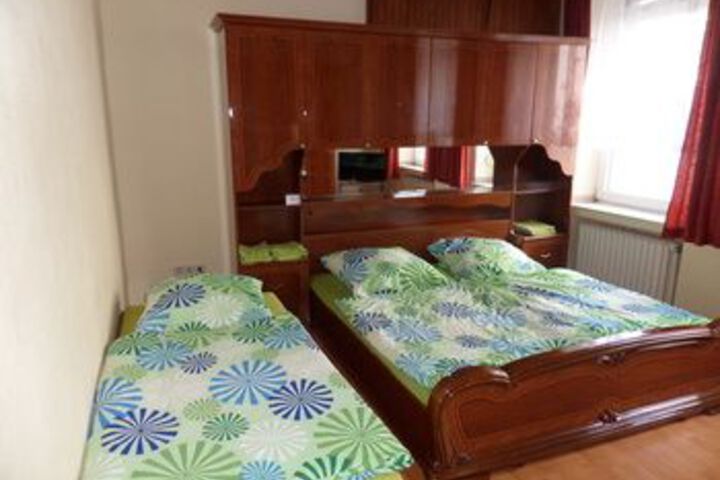 Room 12 of 24