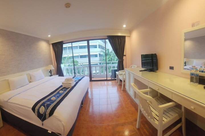 Room 82 of 147