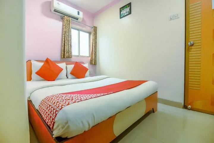 Room 2 of 4
