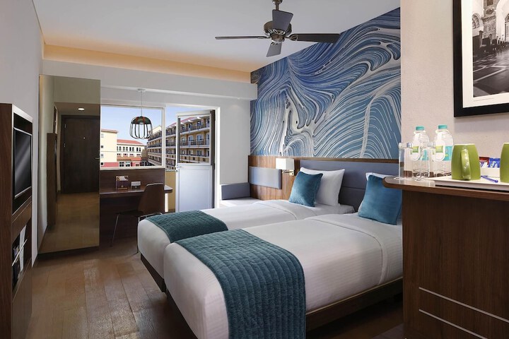 Room 3 of 72