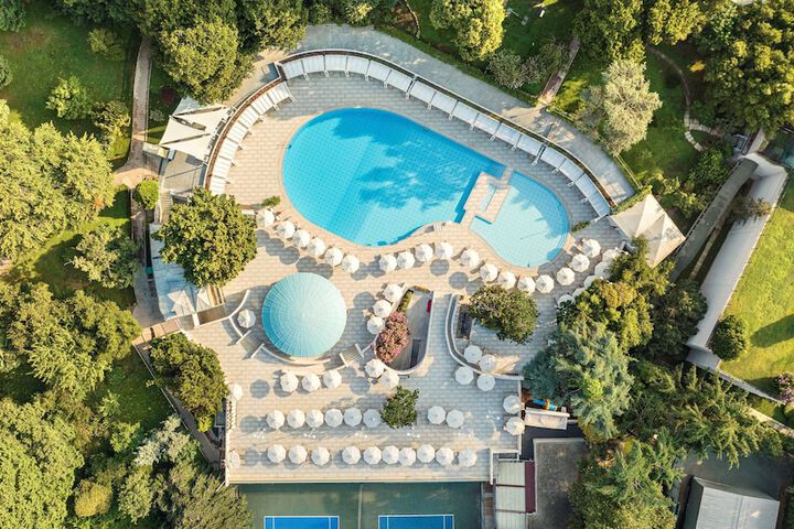 Pool 150 of 207