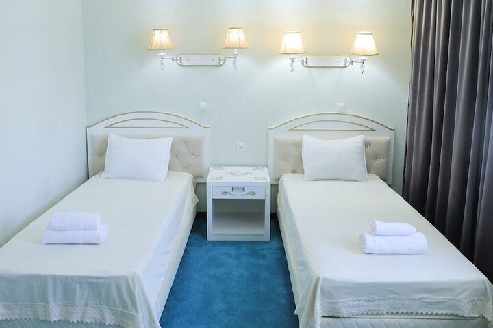 Room 6 of 36