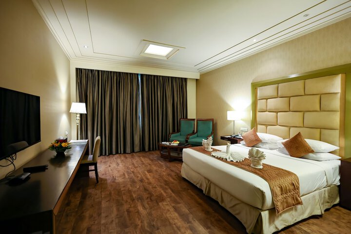 Room 4 of 40