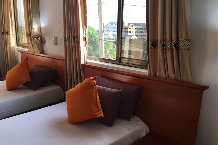 Room 6 of 89