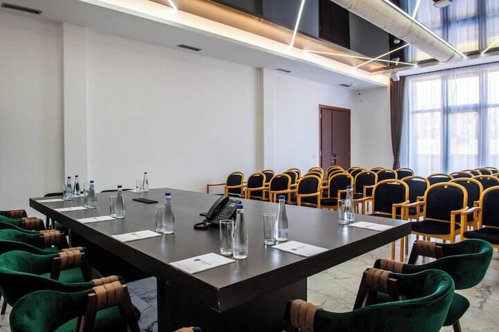 Business Center 105 of 113