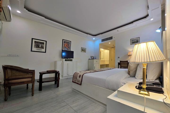 Room 47 of 165