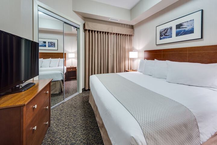 Room 4 of 24