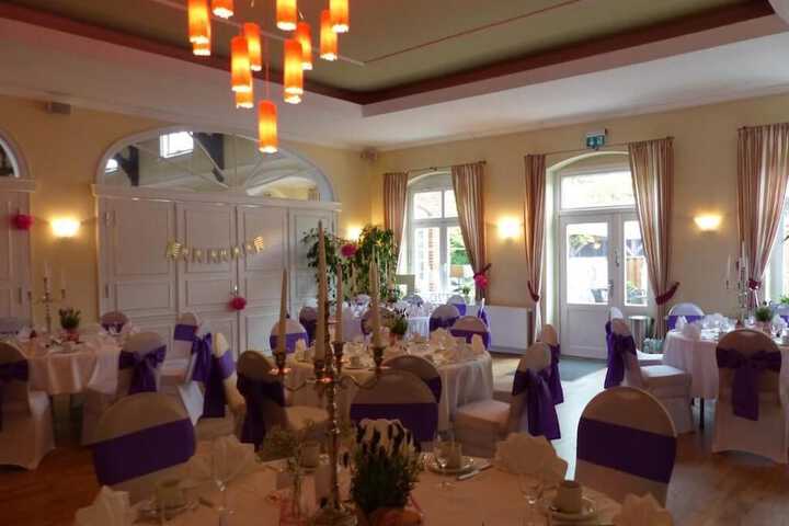 Ballroom/Hall 37 of 40