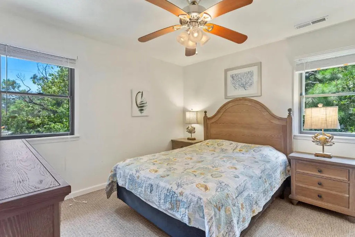 Room 4 of 17