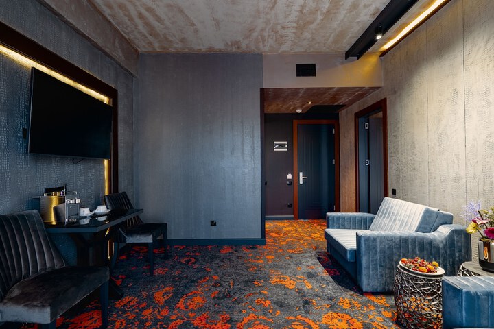 Room 65 of 199