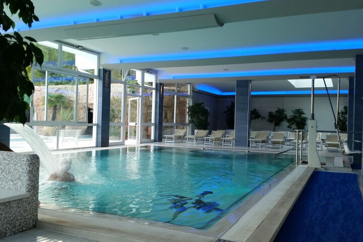 Hotel with Pool