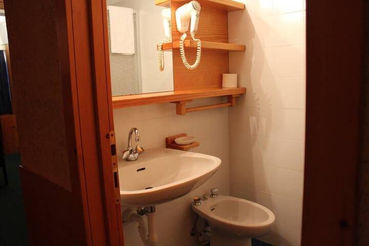 Room 19 of 47