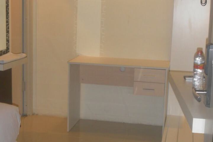 Room 4 of 13