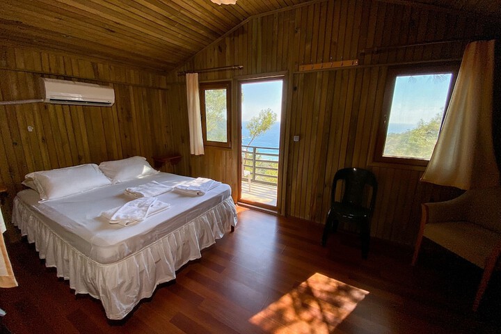Room 27 of 72