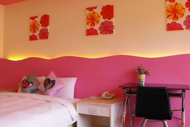 Room 6 of 61
