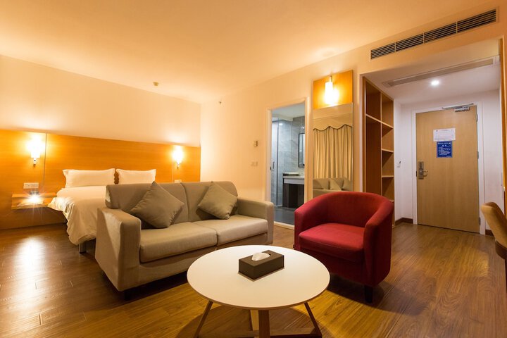 Room 14 of 35