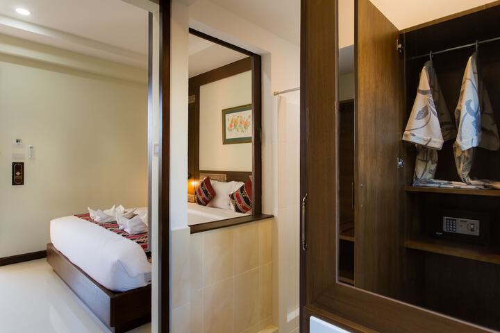 Room 16 of 49