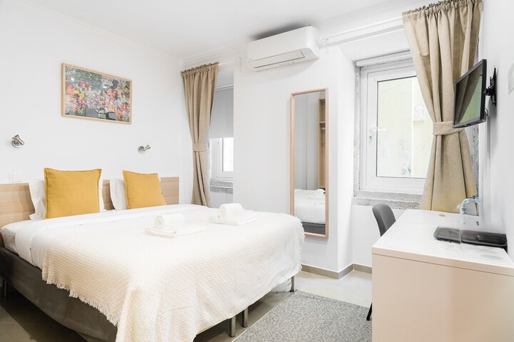 Room 21 of 76