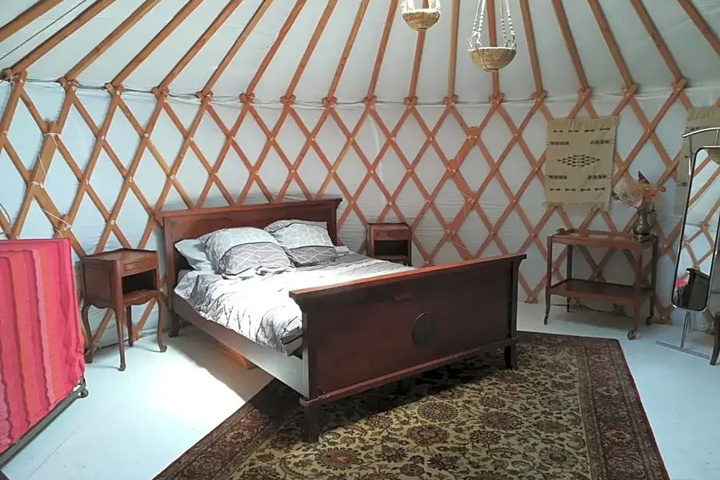 Room 6 of 13